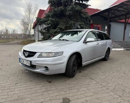 Серый Хонда Аккорд, объемом двигателя 2.2 л и пробегом 308 тыс. км за 3400 $, фото 1 на Automoto.ua