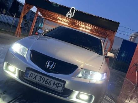 Серый Хонда Аккорд, объемом двигателя 2 л и пробегом 300 тыс. км за 5500 $, фото 1 на Automoto.ua