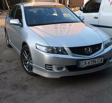 Хонда Аккорд 2007 у Черкасах на Automoto.ua Сірий Хонда Аккорд, об'ємом двигуна 2.4 л та пробігом 225 тис. км за 8300 $, фото 1 на Automoto.ua