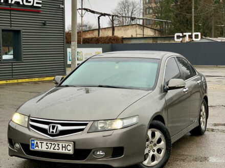 Хонда Аккорд 2008 у Тысменице на Automoto.ua Сірий Хонда Аккорд, об'ємом двигуна 2 л та пробігом 347 тис. км за 4800 $, фото 1 на Automoto.ua