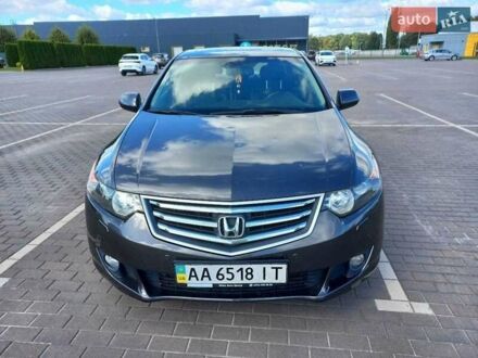 Серый Хонда Аккорд, объемом двигателя 2.4 л и пробегом 256 тыс. км за 8000 $, фото 1 на Automoto.ua