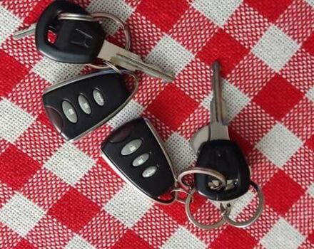 Синий Хонда Аккорд, объемом двигателя 1.8 л и пробегом 398 тыс. км за 3000 $, фото 11 на Automoto.ua