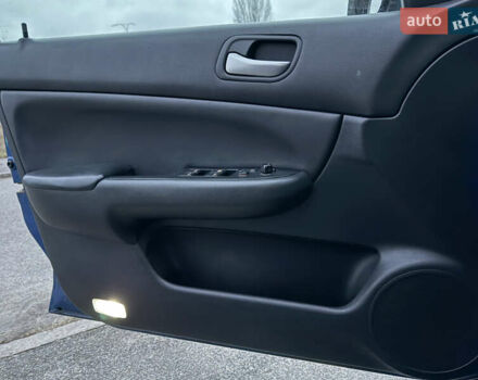 Синий Хонда Аккорд, объемом двигателя 2 л и пробегом 240 тыс. км за 6500 $, фото 25 на Automoto.ua