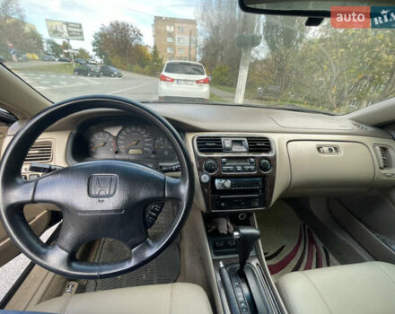 Зеленый Хонда Аккорд, объемом двигателя 3 л и пробегом 400 тыс. км за 2850 $, фото 8 на Automoto.ua