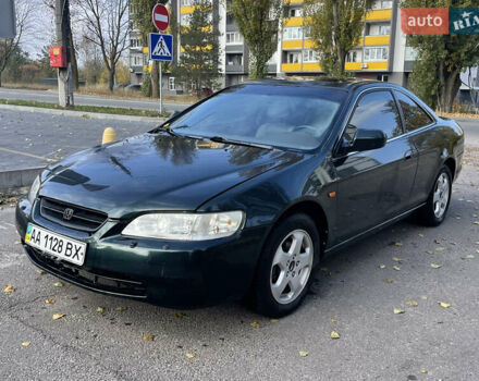 Зеленый Хонда Аккорд, объемом двигателя 3 л и пробегом 400 тыс. км за 2850 $, фото 2 на Automoto.ua