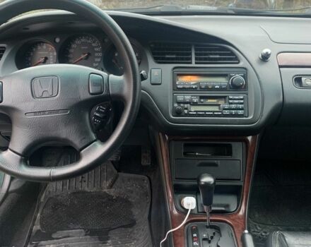 Зеленый Хонда Аккорд, объемом двигателя 2 л и пробегом 333 тыс. км за 3400 $, фото 6 на Automoto.ua