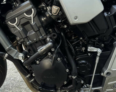 Черный Хонда CB 1000R, объемом двигателя 1 л и пробегом 8 тыс. км за 10500 $, фото 22 на Automoto.ua