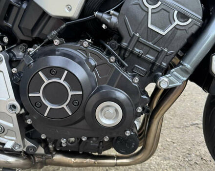 Черный Хонда CB 1000R, объемом двигателя 1 л и пробегом 8 тыс. км за 10500 $, фото 21 на Automoto.ua
