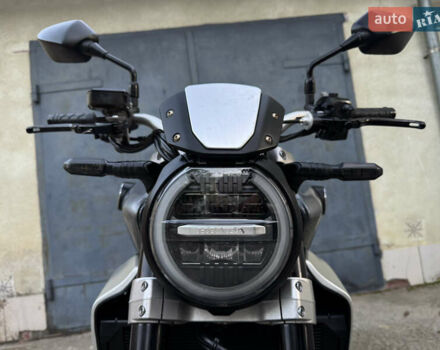 Черный Хонда CB 1000R, объемом двигателя 1 л и пробегом 8 тыс. км за 10500 $, фото 20 на Automoto.ua
