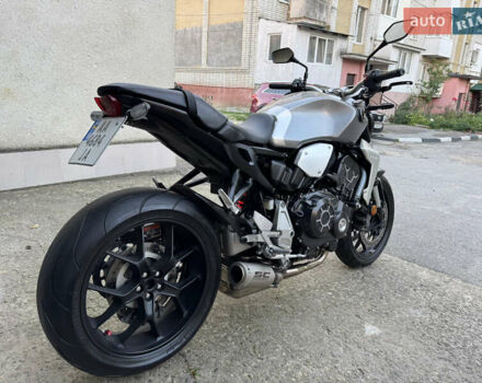 Черный Хонда CB 1000R, объемом двигателя 1 л и пробегом 8 тыс. км за 10500 $, фото 4 на Automoto.ua