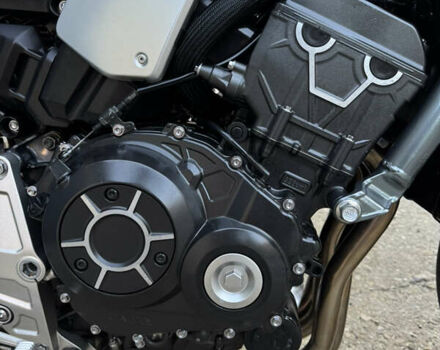 Черный Хонда CB 1000R, объемом двигателя 1 л и пробегом 8 тыс. км за 10500 $, фото 30 на Automoto.ua
