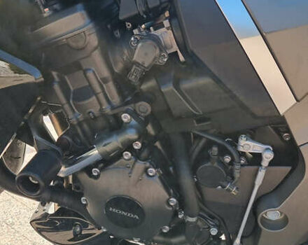 Хонда CB 1000R, объемом двигателя 1 л и пробегом 12 тыс. км за 7500 $, фото 5 на Automoto.ua