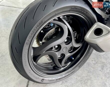 Хонда CB 1000R, объемом двигателя 1 л и пробегом 38 тыс. км за 7299 $, фото 10 на Automoto.ua