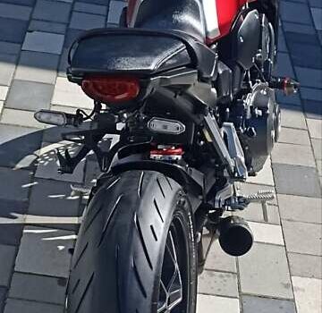 Хонда CB 1000R, объемом двигателя 1 л и пробегом 4 тыс. км за 4700 $, фото 31 на Automoto.ua