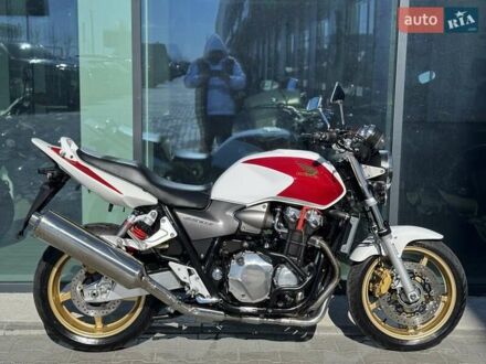 Хонда CB 1300 2009 у Рівному на Automoto.ua Білий Хонда CB 1300, об'ємом двигуна 1.3 л та пробігом 24 тис. км за 8499 $, фото 1 на Automoto.ua