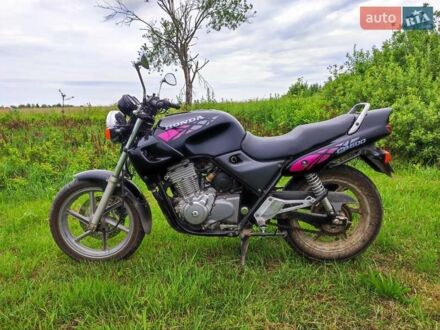 Хонда CB 500 1996 в Дрогобыче на Automoto.ua Черный Хонда CB 500, объемом двигателя 0.5 л и пробегом 22 тыс. км за 2500 $, фото 1 на Automoto.ua