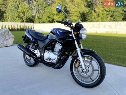Хонда CB 500 1998 у Луцьку на Automoto.ua Чорний Хонда CB 500, об'ємом двигуна 0.5 л та пробігом 30 тис. км за 2599 $, фото 1 на Automoto.ua