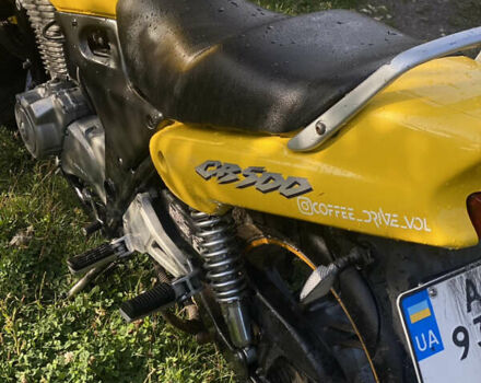 Желтый Хонда CB 500, объемом двигателя 0.5 л и пробегом 45 тыс. км за 2100 $, фото 1 на Automoto.ua