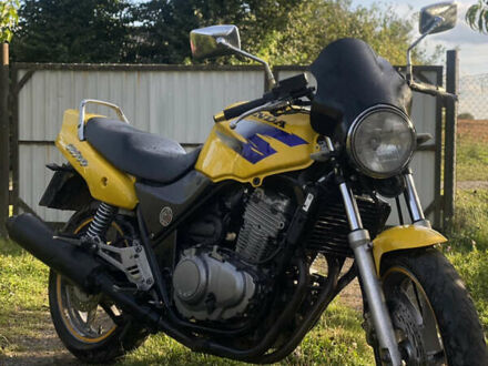 Желтый Хонда CB 500, объемом двигателя 0.5 л и пробегом 45 тыс. км за 2100 $, фото 1 на Automoto.ua