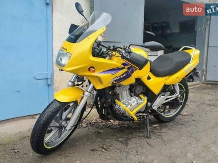 Хонда CB 500 1998 в Калуше на Automoto.ua Желтый Хонда CB 500, объемом двигателя 0.5 л и пробегом 43 тыс. км за 2800 $, фото 1 на Automoto.ua