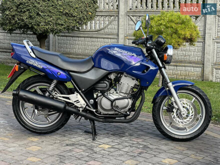 Синий Хонда CB 500, объемом двигателя 0.5 л и пробегом 27 тыс. км за 2750 $, фото 1 на Automoto.ua