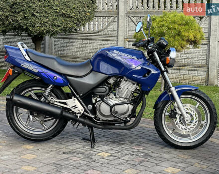 Синий Хонда CB 500, объемом двигателя 0.5 л и пробегом 27 тыс. км за 2750 $, фото 1 на Automoto.ua