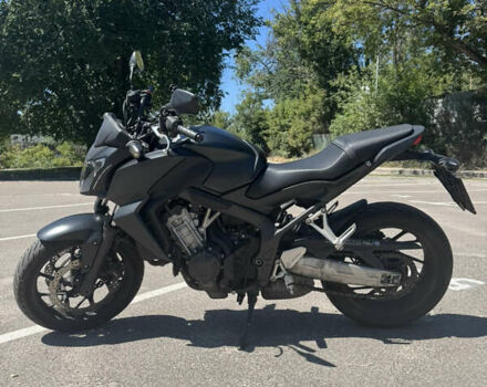 Черный Хонда CB 650F, объемом двигателя 0.65 л и пробегом 25 тыс. км за 6800 $, фото 6 на Automoto.ua