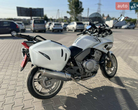 Белый Хонда CBF 1000, объемом двигателя 1 л и пробегом 32 тыс. км за 5500 $, фото 2 на Automoto.ua