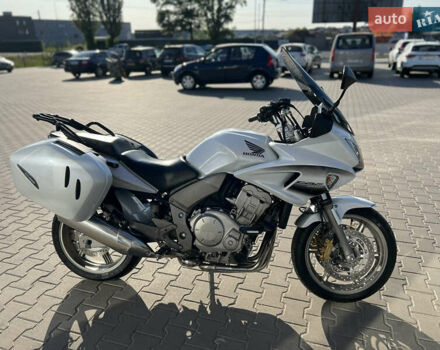 Белый Хонда CBF 1000, объемом двигателя 1 л и пробегом 32 тыс. км за 5500 $, фото 1 на Automoto.ua