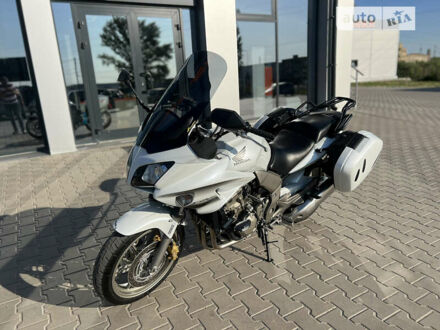 Хонда CBF 1000 2009 в Киеве на Automoto.ua Белый Хонда CBF 1000, объемом двигателя 1 л и пробегом 31 тыс. км за 6700 $, фото 1 на Automoto.ua
