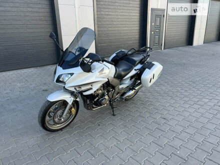 Хонда CBF 1000 2009 в Киеве на Automoto.ua Белый Хонда CBF 1000, объемом двигателя 1 л и пробегом 31 тыс. км за 5700 $, фото 1 на Automoto.ua