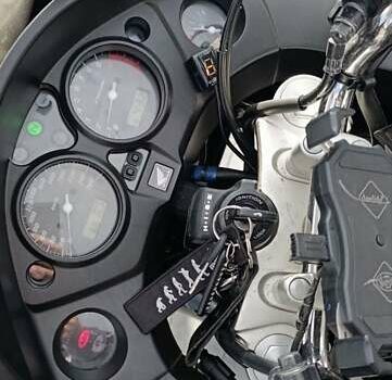 Черный Хонда CBF 1000, объемом двигателя 1 л и пробегом 66 тыс. км за 6200 $, фото 12 на Automoto.ua