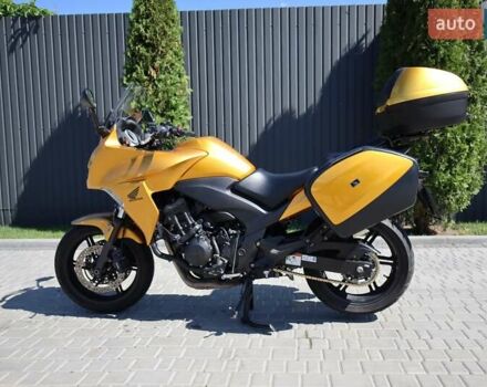 Желтый Хонда CBF 1000, объемом двигателя 1 л и пробегом 64 тыс. км за 7200 $, фото 1 на Automoto.ua