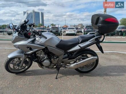 Хонда CBF 1000 2006 у Києві на Automoto.ua Сірий Хонда CBF 1000, об'ємом двигуна 1 л та пробігом 44 тис. км за 5599 $, фото 1 на Automoto.ua