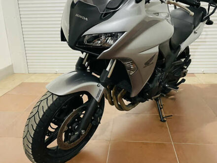 Хонда CBF 1000 2011 в Киеве на Automoto.ua Серый Хонда CBF 1000, объемом двигателя 1 л и пробегом 19 тыс. км за 8700 $, фото 1 на Automoto.ua