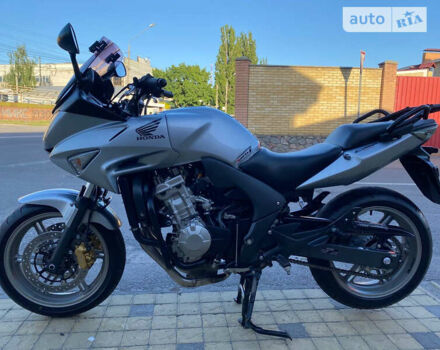 Сірий Хонда CBF 600, об'ємом двигуна 0.6 л та пробігом 33 тис. км за 5650 $, фото 24 на Automoto.ua