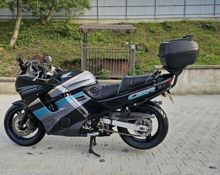 Хонда CBR 1000F, объемом двигателя 0 л и пробегом 67 тыс. км за 2900 $, фото 13 на Automoto.ua