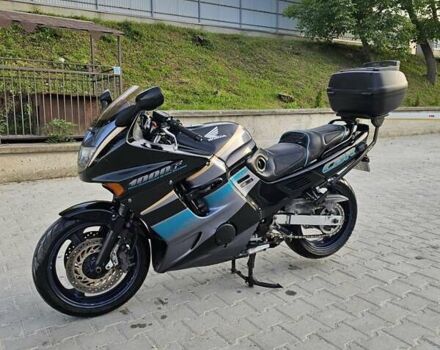 Хонда CBR 1000F, объемом двигателя 0 л и пробегом 67 тыс. км за 2900 $, фото 15 на Automoto.ua