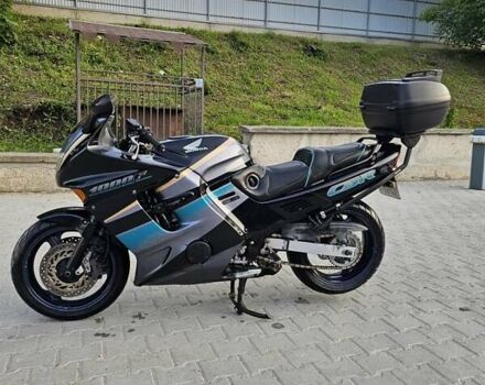 Хонда CBR 1000F, объемом двигателя 0 л и пробегом 67 тыс. км за 2900 $, фото 12 на Automoto.ua