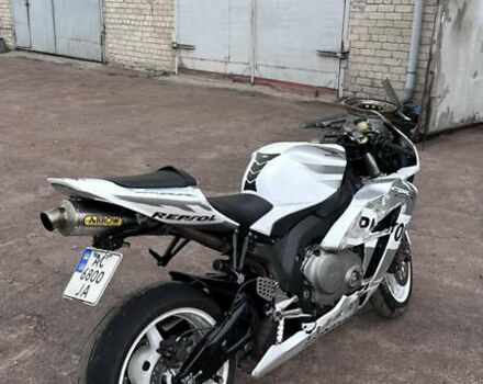 Белый Хонда CBR 1000RR, объемом двигателя 1 л и пробегом 30 тыс. км за 6200 $, фото 5 на Automoto.ua