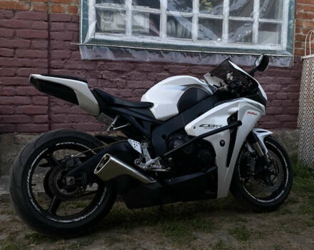 Белый Хонда CBR 1000RR, объемом двигателя 0 л и пробегом 28 тыс. км за 3900 $, фото 6 на Automoto.ua