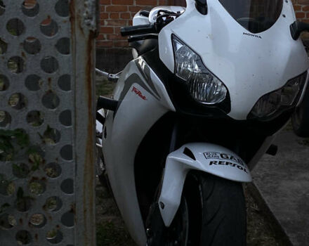 Белый Хонда CBR 1000RR, объемом двигателя 0 л и пробегом 28 тыс. км за 3900 $, фото 7 на Automoto.ua