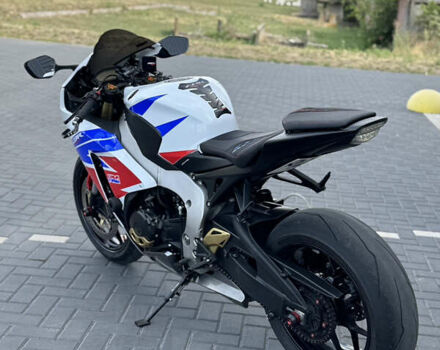 Белый Хонда CBR 1000RR, объемом двигателя 1 л и пробегом 24 тыс. км за 11999 $, фото 3 на Automoto.ua