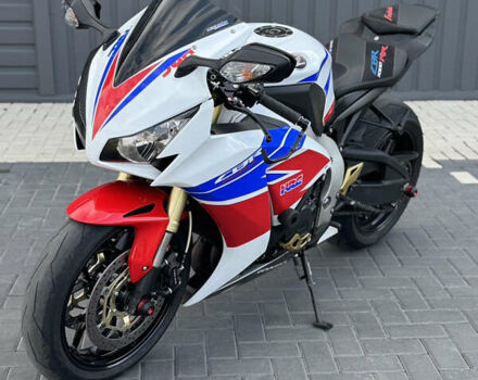 Белый Хонда CBR 1000RR, объемом двигателя 1 л и пробегом 24 тыс. км за 11999 $, фото 1 на Automoto.ua