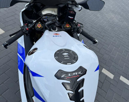 Белый Хонда CBR 1000RR, объемом двигателя 1 л и пробегом 24 тыс. км за 11999 $, фото 16 на Automoto.ua