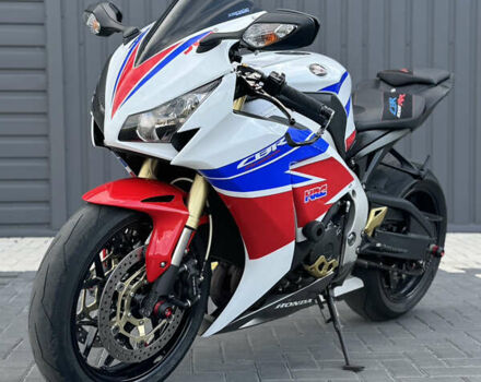 Белый Хонда CBR 1000RR, объемом двигателя 1 л и пробегом 24 тыс. км за 11999 $, фото 18 на Automoto.ua