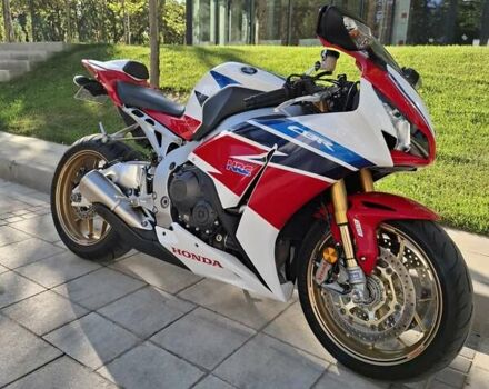Белый Хонда CBR 1000RR, объемом двигателя 0 л и пробегом 25 тыс. км за 13500 $, фото 14 на Automoto.ua