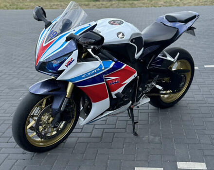 Белый Хонда CBR 1000RR, объемом двигателя 1 л и пробегом 24 тыс. км за 12300 $, фото 5 на Automoto.ua