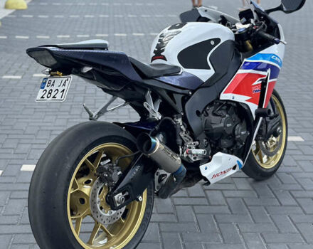 Белый Хонда CBR 1000RR, объемом двигателя 1 л и пробегом 24 тыс. км за 12300 $, фото 11 на Automoto.ua