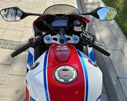 Белый Хонда CBR 1000RR, объемом двигателя 0 л и пробегом 25 тыс. км за 13500 $, фото 2 на Automoto.ua